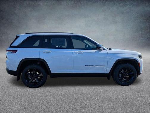 Bright White Clearcoat 2026 Jeep Grand Cherokee Limited