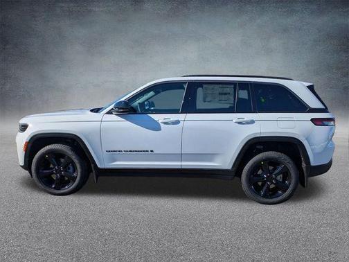 Bright White Clearcoat 2026 Jeep Grand Cherokee Limited