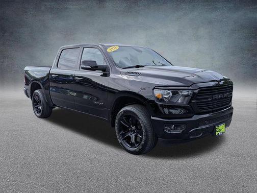 Diamond Black Crystal Pearlcoat 2021 RAM 1500 Big Horn/Lone Star