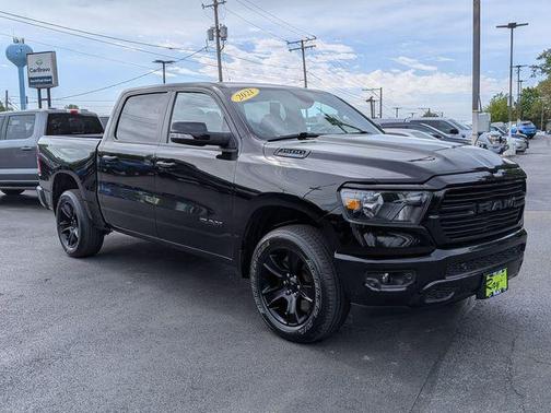 Diamond Black Crystal Pearlcoat 2021 RAM 1500 Big Horn/Lone Star