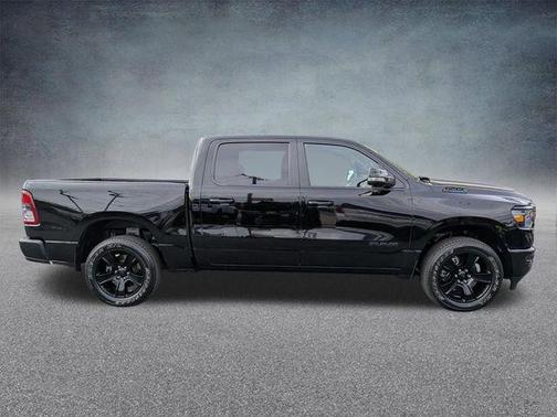 Diamond Black Crystal Pearlcoat 2021 RAM 1500 Big Horn/Lone Star