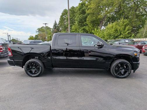 Diamond Black Crystal Pearlcoat 2021 RAM 1500 Big Horn/Lone Star