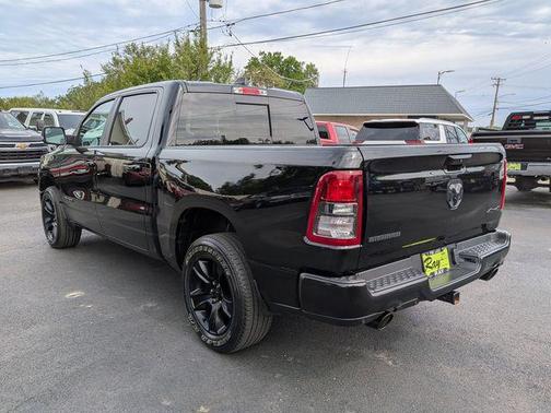 Diamond Black Crystal Pearlcoat 2021 RAM 1500 Big Horn/Lone Star