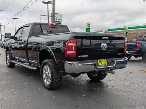2020 RAM 2500 Laramie Crew Cab 4X4 8' Box
