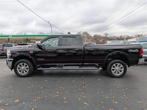 2020 RAM 2500 Laramie Crew Cab 4X4 8' Box