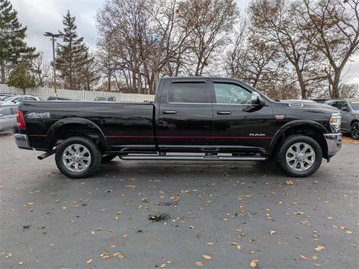 2020 RAM 2500 Laramie Crew Cab 4X4 8' Box