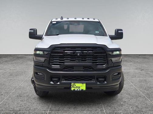 Bright White Clearcoat 2026 RAM 3500 Tradesman Crew Cab 4x4 8' Box