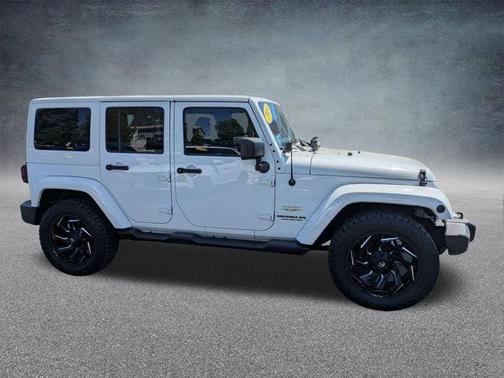 Bright White Clearcoat 2015 Jeep Wrangler Unlimited Sahara