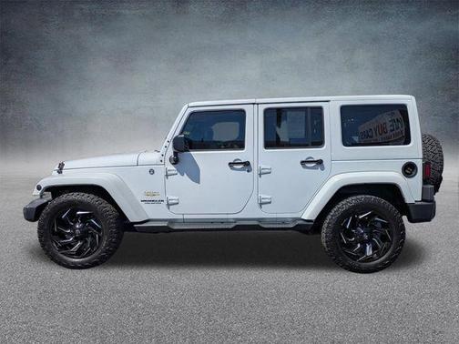 Bright White Clearcoat 2015 Jeep Wrangler Unlimited Sahara