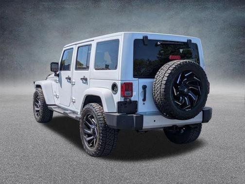 Bright White Clearcoat 2015 Jeep Wrangler Unlimited Sahara