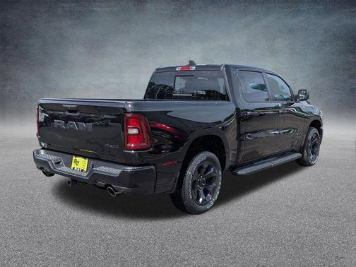 Diamond Black Crystal Pearlcoat 2026 RAM 1500 Express