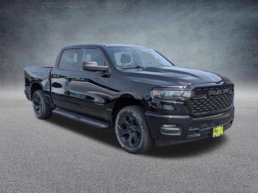 Diamond Black Crystal Pearlcoat 2026 RAM 1500 Express