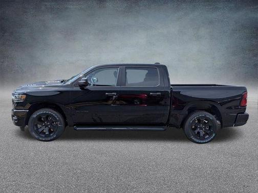 Diamond Black Crystal Pearlcoat 2026 RAM 1500 Express