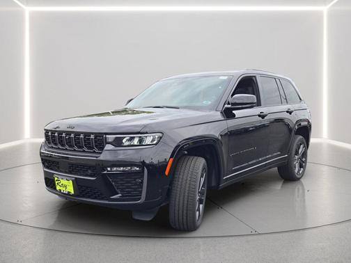 High Gloss Black 2027 Jeep Grand Cherokee Limited