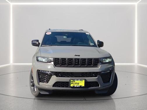 Sting-Gray Clearcoat 2027 Jeep Grand Cherokee Limited