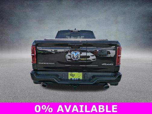 Diamond Black Crystal Pearlcoat 2026 RAM 1500 ST