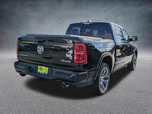 Diamond Black Crystal Pearlcoat 2026 RAM 1500 ST