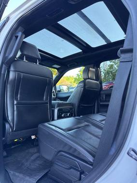 WHITE PLATINUM MET TRI-COAT 2019 Ford Expedition XLT