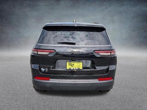 Diamond Black Crystal Pearlcoat 2026 Jeep Grand Cherokee L Limited