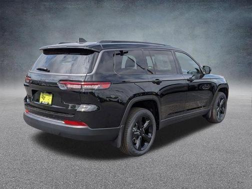 Diamond Black Crystal Pearlcoat 2026 Jeep Grand Cherokee L Limited