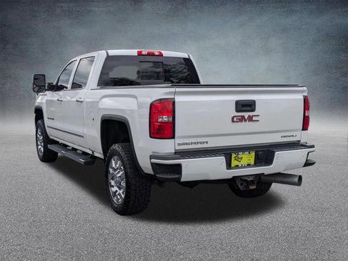 White Frost Tricoat 2018 GMC Sierra 2500 Denali