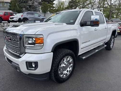 White Frost Tricoat 2018 GMC Sierra 2500 Denali
