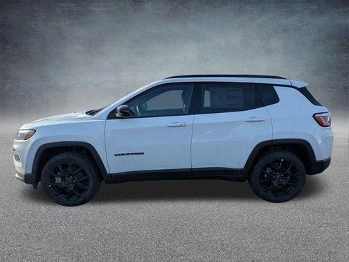 Bright White Clearcoat 2026 Jeep Compass Latitude