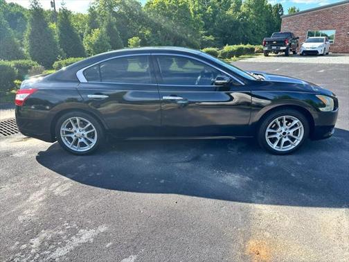 2011 Nissan Maxima SV