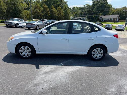 Captiva White 2008 Hyundai ELANTRA GLS