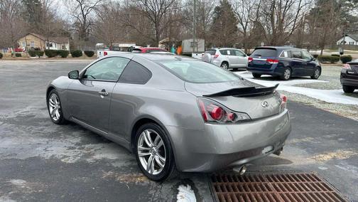2009 INFINITI G37x Base
