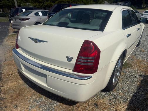 2006 Chrysler 300C Base
