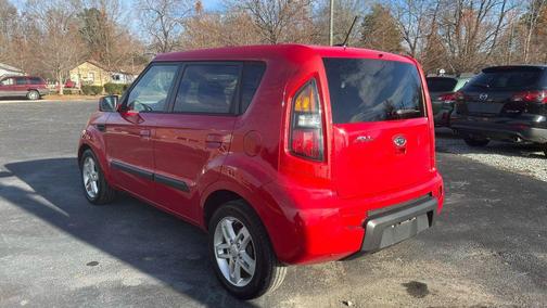 2010 Kia Soul +
