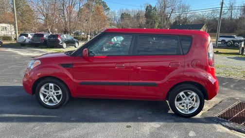 2010 Kia Soul +