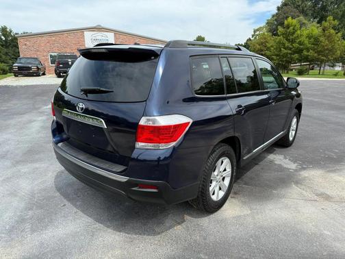 2011 Toyota Highlander SE