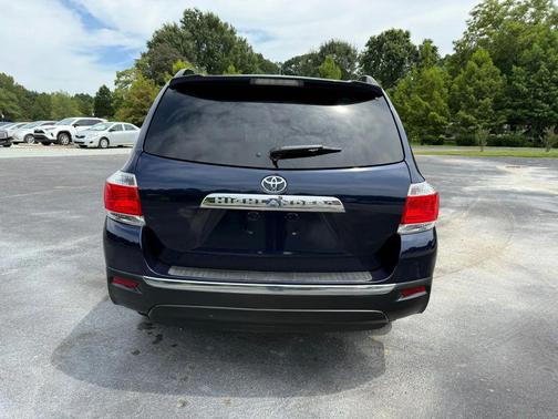 2011 Toyota Highlander SE