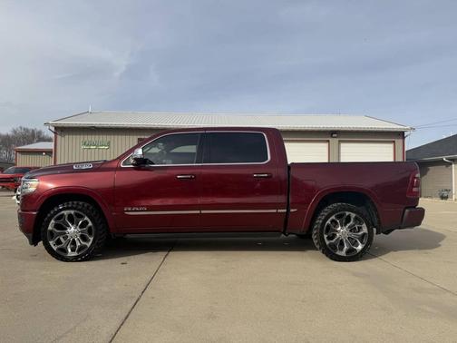Delmonico Red Pearlcoat 2021 RAM 1500 Limited