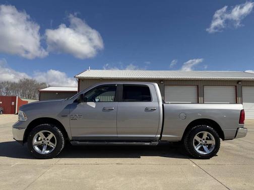 2019 RAM 1500 SLT
