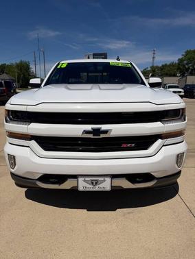 Summit White 2018 Chevrolet Silverado 1500 2LT