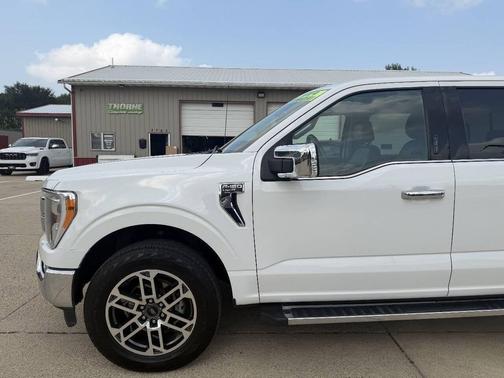 Oxford White 2021 Ford F-150 Lariat