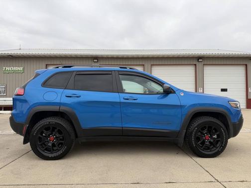 2020 Jeep Cherokee Trailhawk