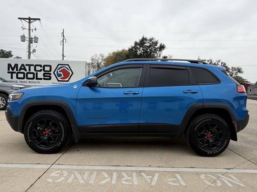 2020 Jeep Cherokee Trailhawk