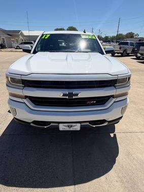 Summit White 2017 Chevrolet Silverado 1500 2LT