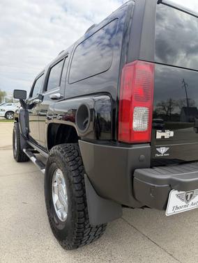 Black 2006 Hummer H3 Base