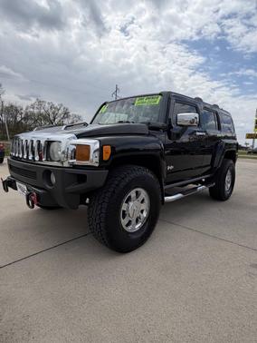 Black 2006 Hummer H3 Base
