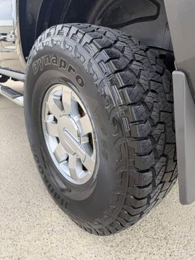 Black 2006 Hummer H3 Base