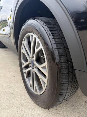 Agate Black Metallic 2022 Ford Escape SEL