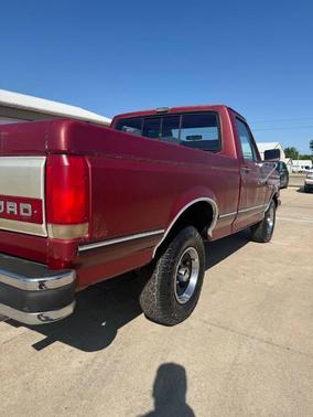 Red 1989 Ford F-150 XLT Lariat 2dr Standard Cab LB