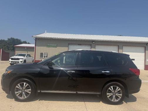 Magnetic Black Pearl 2019 Nissan Pathfinder S