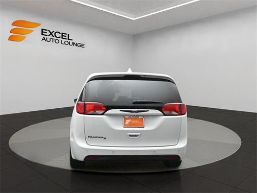 2020 Chrysler Pacifica Touring