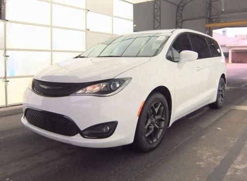 2020 Chrysler Pacifica Touring
